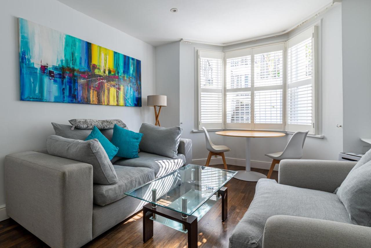 Апартаменты Specious Bright Flat With Garden In