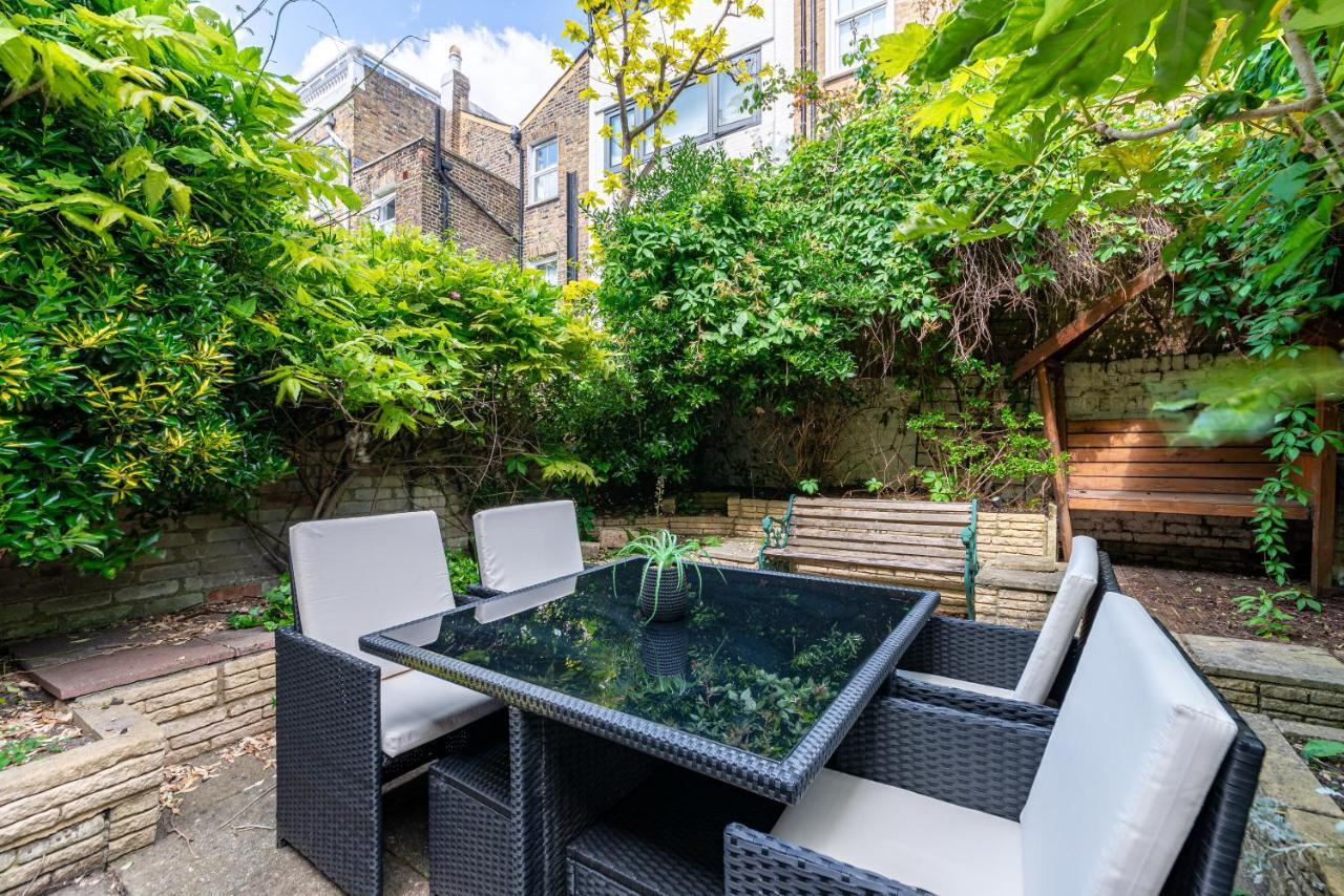 Specious Bright Flat With Garden In * Лондон