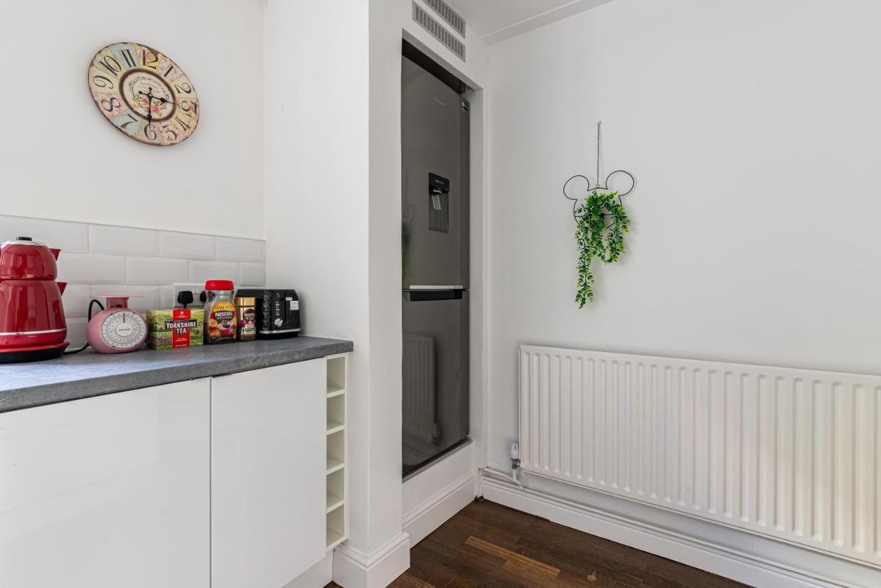 Specious Bright Flat With Garden In Апартаменты
